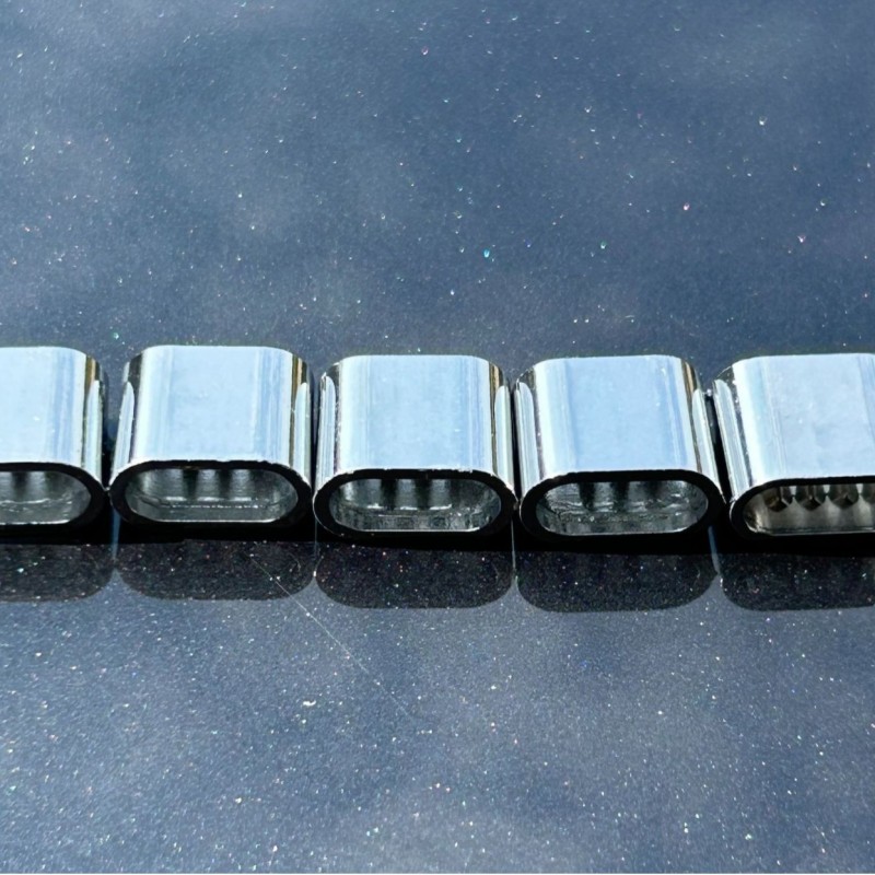 مشبك حزام المعصم المعدني الفضي البيضاوي  