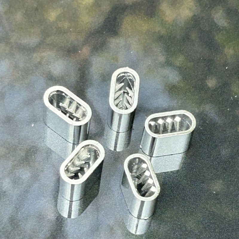 مشبك حزام المعصم المعدني الفضي البيضاوي  