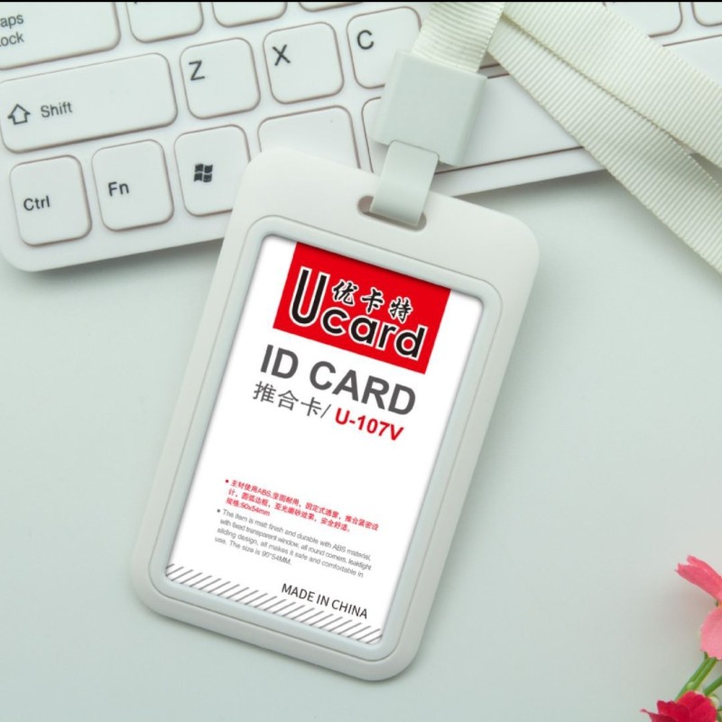 حامل بطاقات UCAR U-107 صغير الحجم يُغلق بالضغط