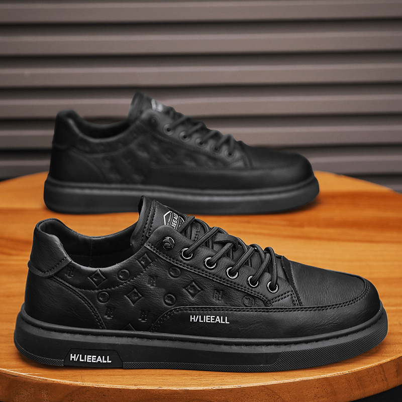 أحذية رياضية رجالية عالية الجودة مضادة للانزلاق وجيدة التهوية للمشي والجري أحذية رياضية كاجوال مقاومة للماء بيضاء أحذية رياضية ناعمة للرجال