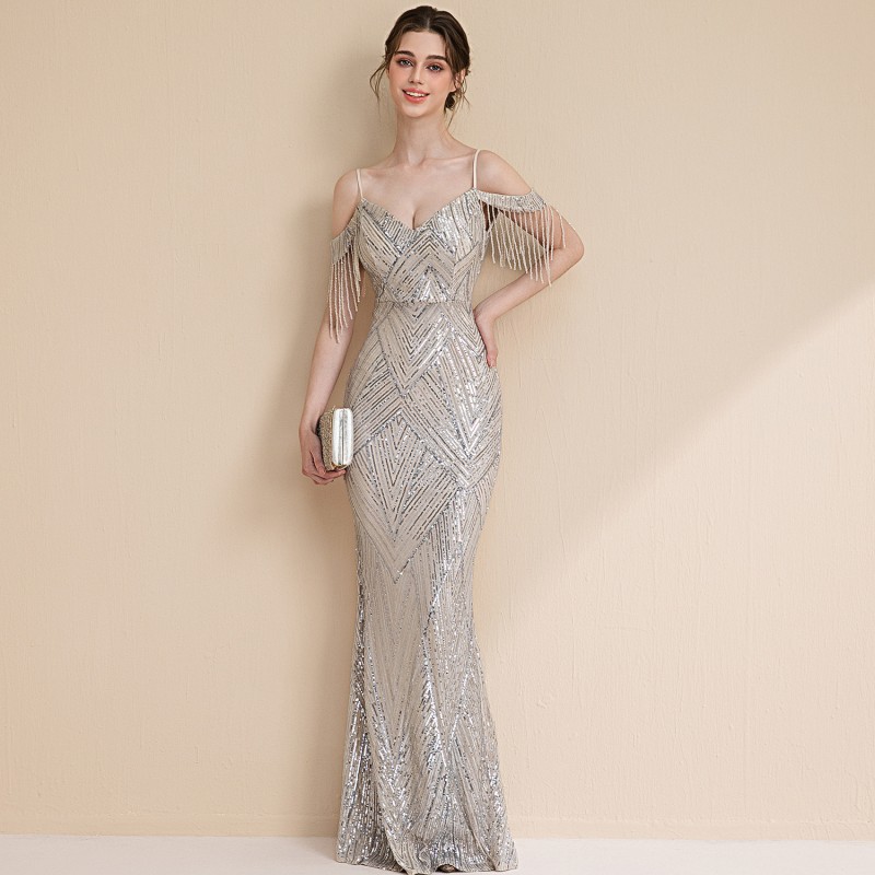 فستان سهرة نسائي فاخر مناسب للمناسبات الاجتماعية الراقية