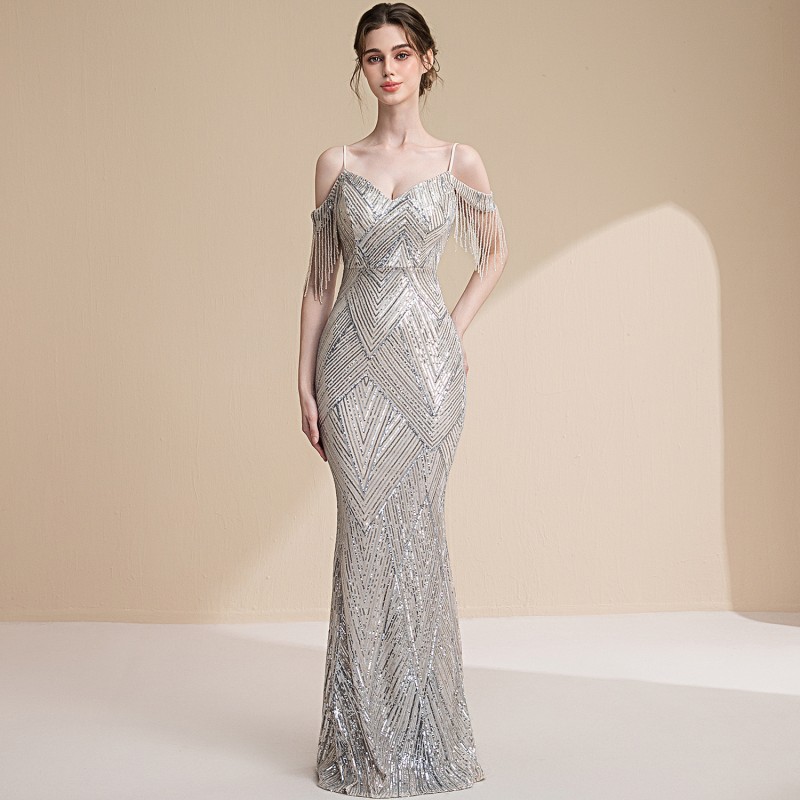 فستان سهرة نسائي فاخر مناسب للمناسبات الاجتماعية الراقية