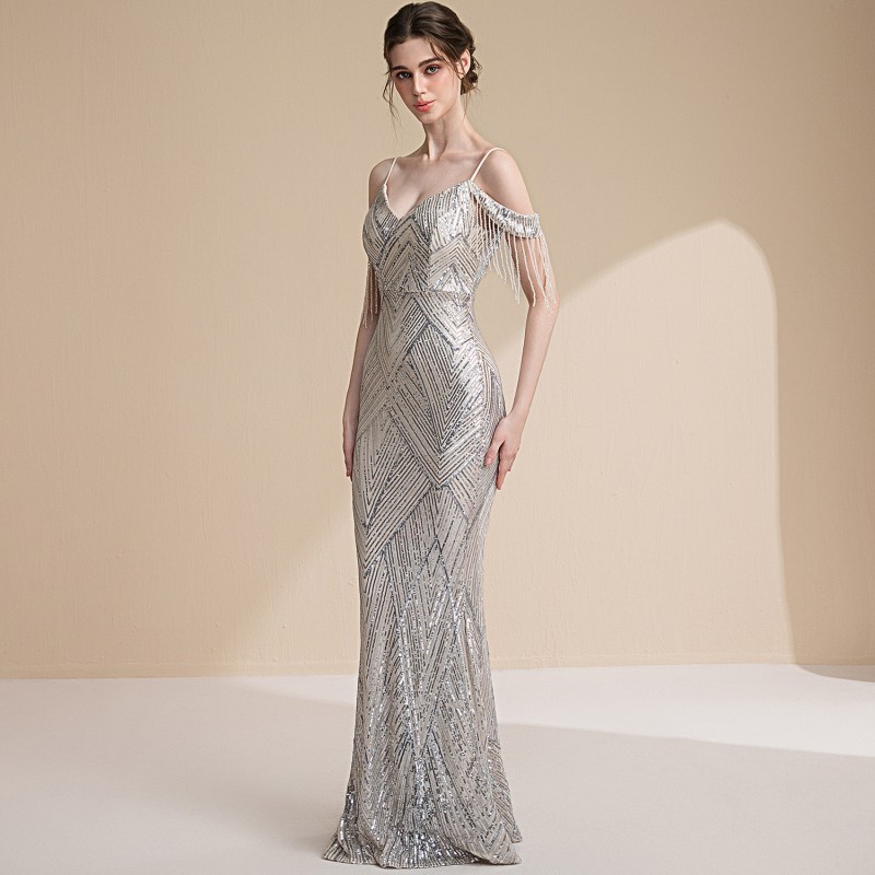 فستان سهرة نسائي فاخر مناسب للمناسبات الاجتماعية الراقية