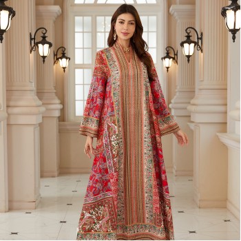 طقم عربي بغطاء رأس هودي مطبوع 