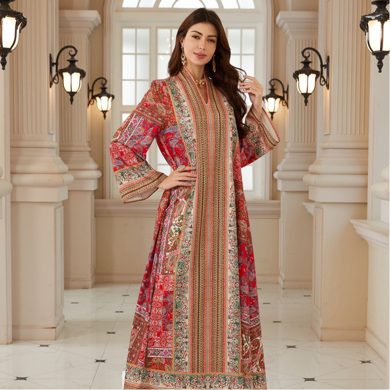 طقم عربي بغطاء رأس هودي مطبوع 