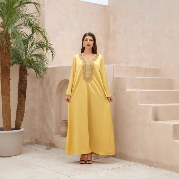  ملابس عربية بياقة على شكل حرف V، مزينة بالخرز، بأكمام طويلة 