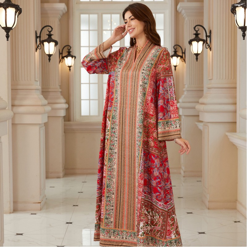 طقم عربي بغطاء رأس هودي مطبوع 