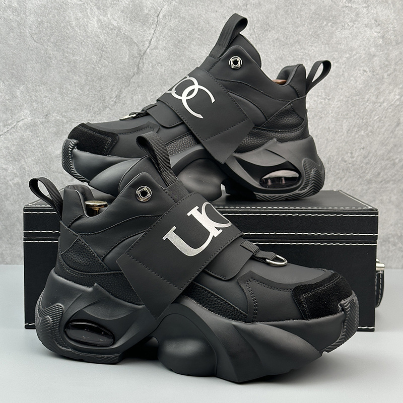 أحذية رجالية أنيقة بتصميم عصري، مناسبة لفصلي الخريف والشتاء، مريحة وذات نعل سميك.