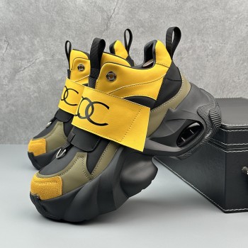 أحذية رجالية أنيقة بتصميم عصري، مناسبة لفصلي الخريف والشتاء، مريحة وذات نعل سميك.