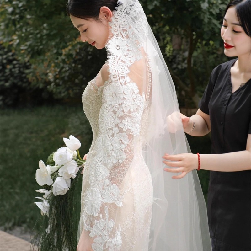 فستان زفاف خفيف بكتف واحد من الدانتيل بتصميم فرنسي كلاسيكي بأكمام طويلة، فستان سهرة أنيق من الشاش بتصميم ذيل السمكة، مناسب لحفلات الزفاف والمناسبات الرسمية.