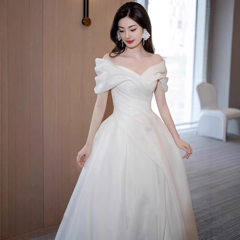 فستان زفاف أبيض جديد مكشوف الكتفين على الطراز الفرنسي لعام 2026 - فستان زفاف رئيسي أنيق