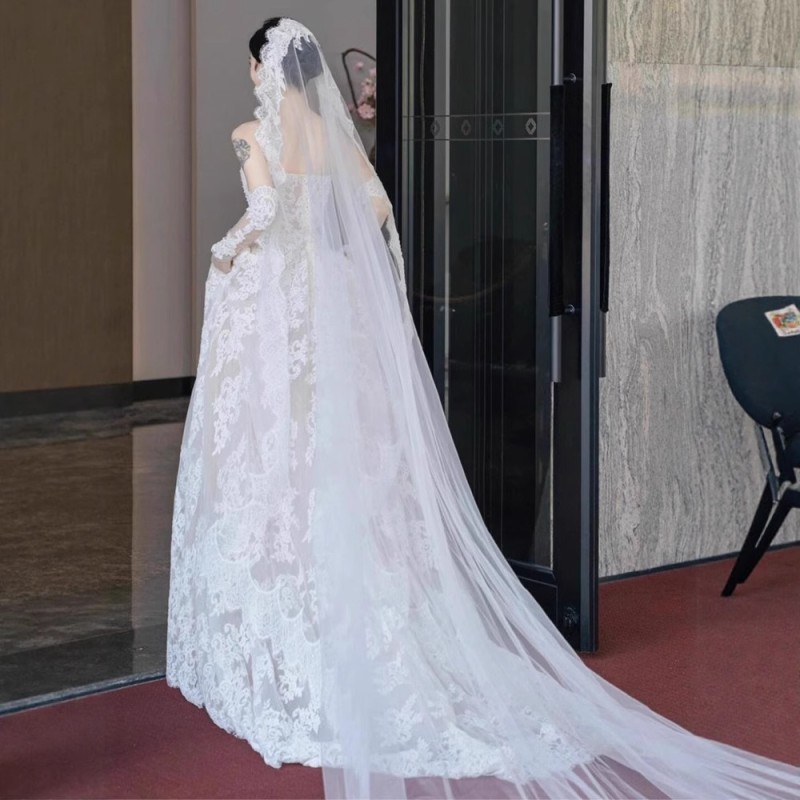 فستان زفاف بدون حمالات، تصميم فرنسي جديد لعام 2026، خفيف وبسيط مع ذيل قصير، فستان زفاف خفيف للعرائس قصيرات القامة