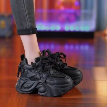 أحذية منصة عالية الارتفاع  للنساء 2025، مريحة ومتعددة الاستخدامات، طراز كلاسيكي أنيق