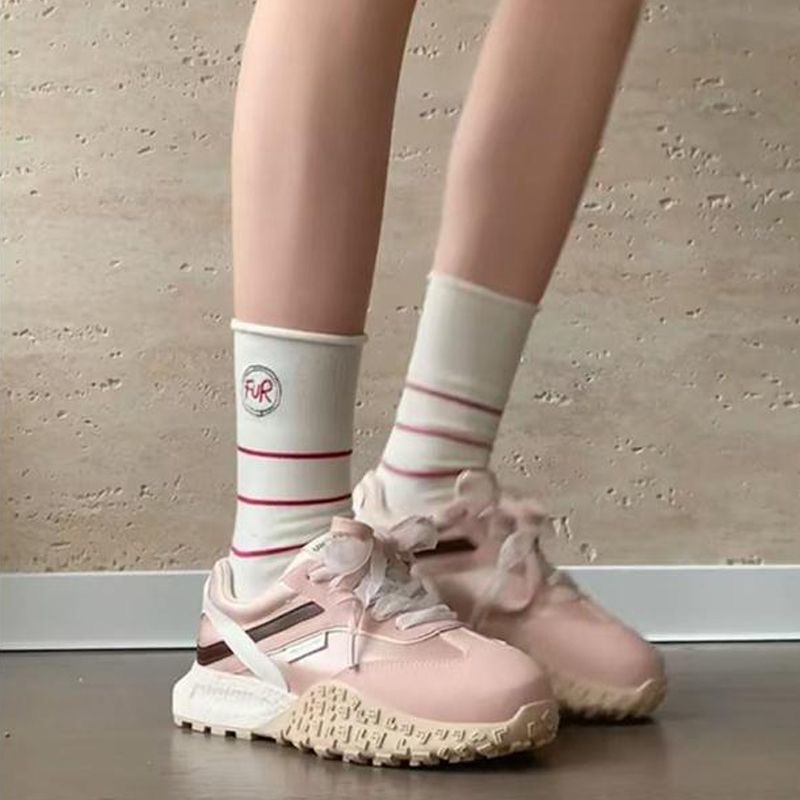 أحذية نيش فورست غامب النسائية، إصدار خريف 2025 الجديد، بتصميم كلاسيكي متعدد الاستخدامات، ونعل سميك، مناسبة للارتداء اليومي والرياضة.