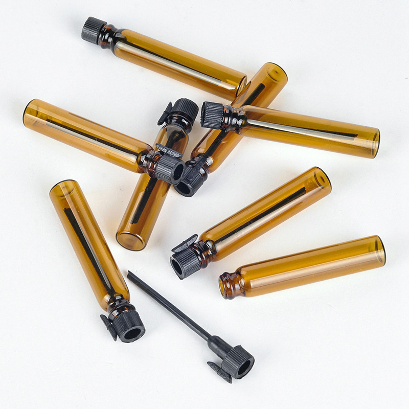 B005-1Ml واقية من الضوء الزجاج البني زجاجة زيت طبيعي محاكمة حزمة زجاجة عطر نازف عصا براون زجاجة عينات عطر