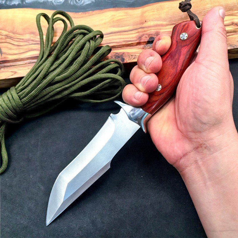 Outdoor Self-Defense Straight Knife with Integrated Blade, High Hardness Stainless Steel Wilderness Adventure Knife with Leather Sheath, Portable Sharp Straight Knife