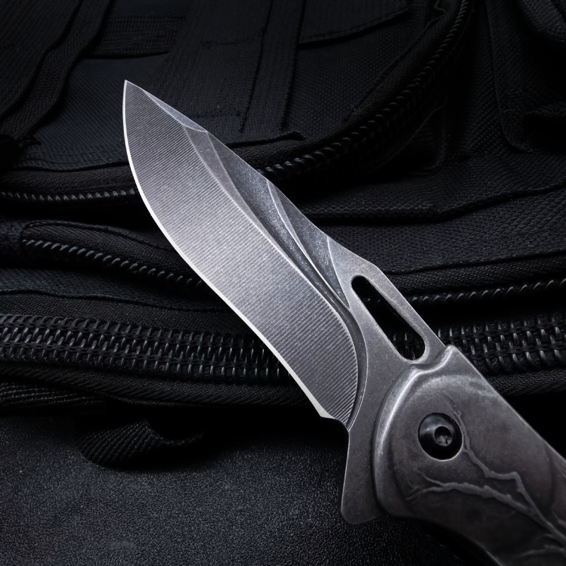 Cross-border embossed steel handle folding knife creative wolf head camping tactical knife portable high hardness stainless steel fruit knife