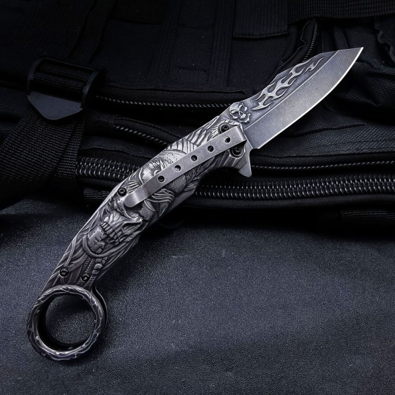 Cross-border source outdoor survival knife creative eagle-eye relief folding knife portable sharp ring saber melon and fruit knife